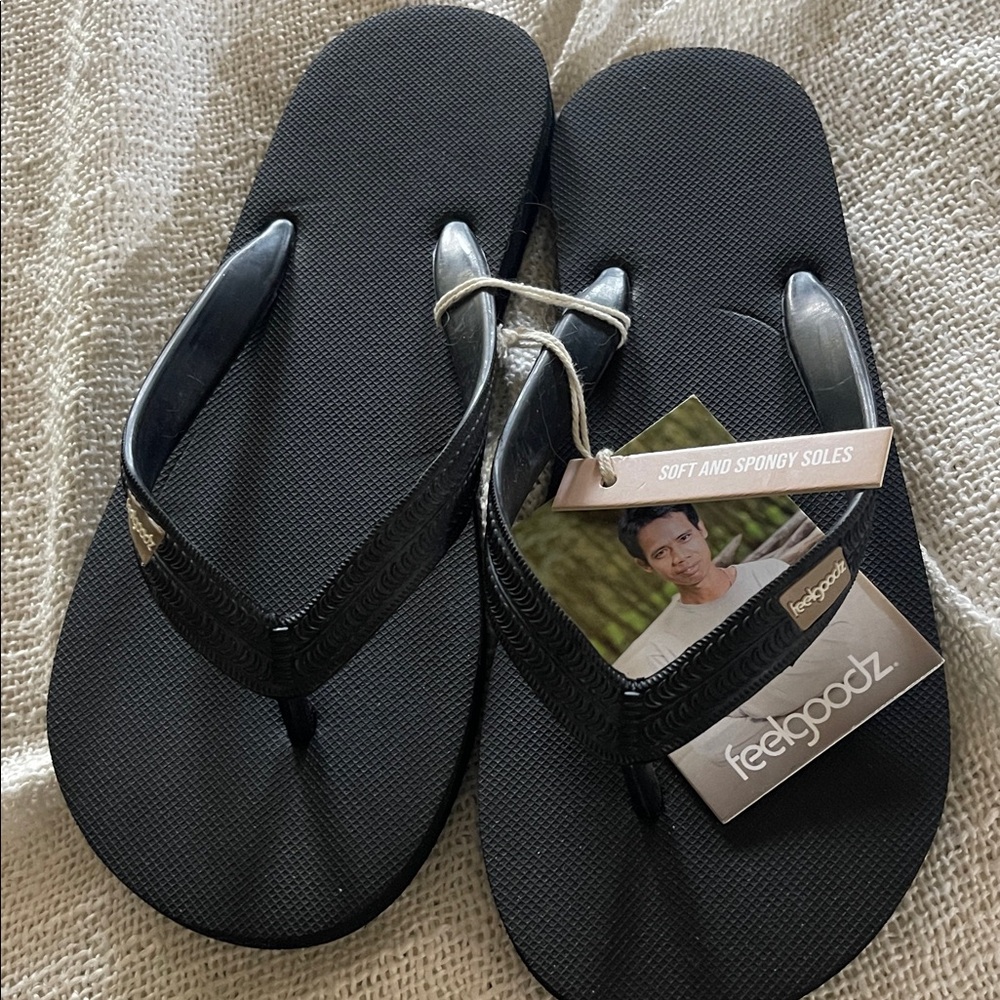 Feelgoodz Black Flip Flops size 9